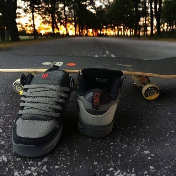 CIRCA TAVE TT 
BLACK/PEWTER