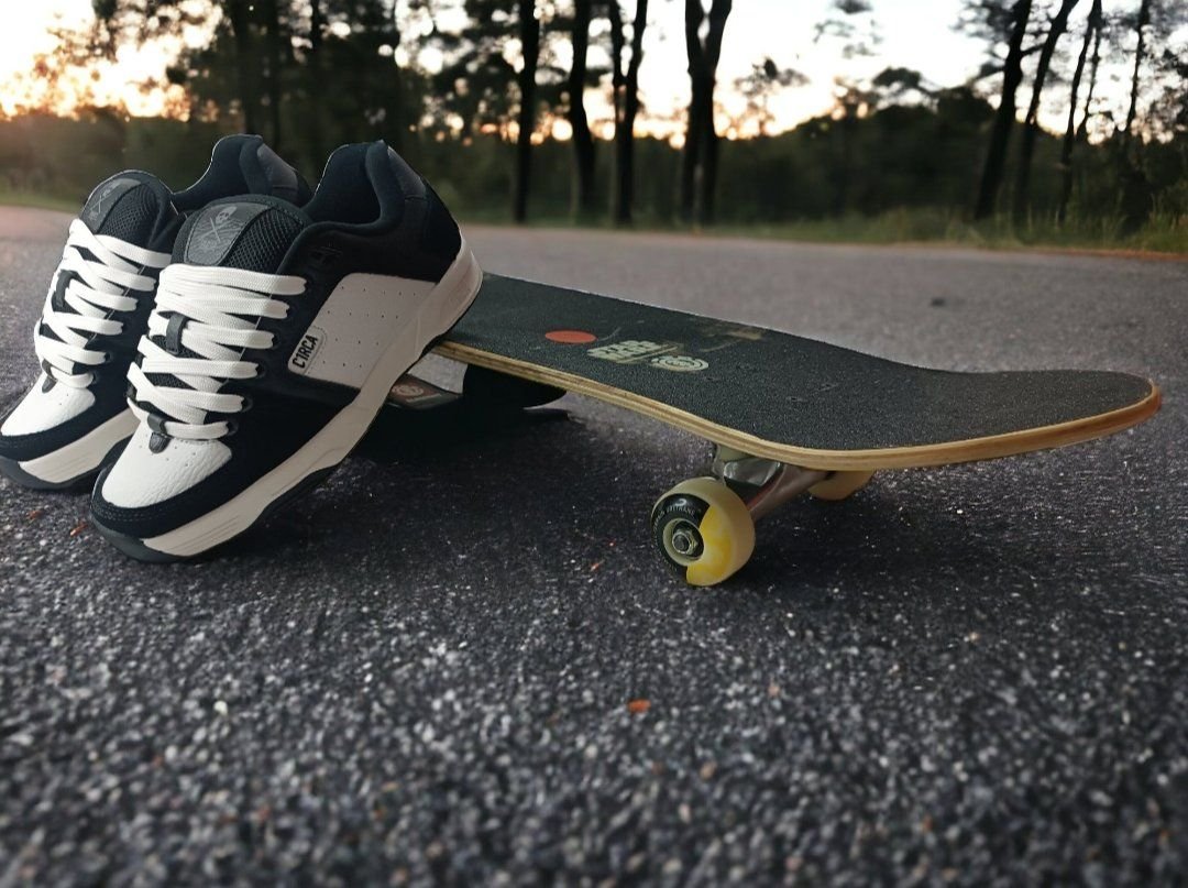 CIRCA 805
BLACK/WHITE - Imagen 3